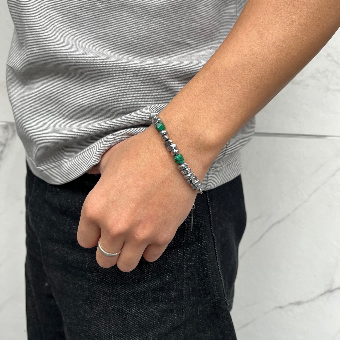 Green stone chain bracelet