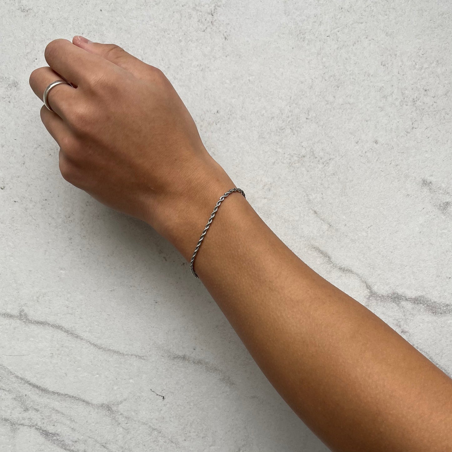 Simple chain bracelet
