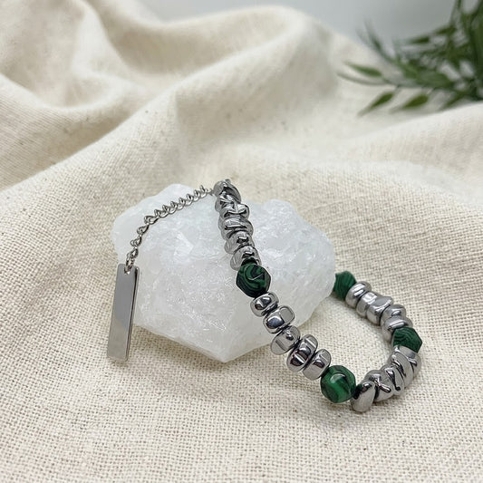 Green stone chain bracelet