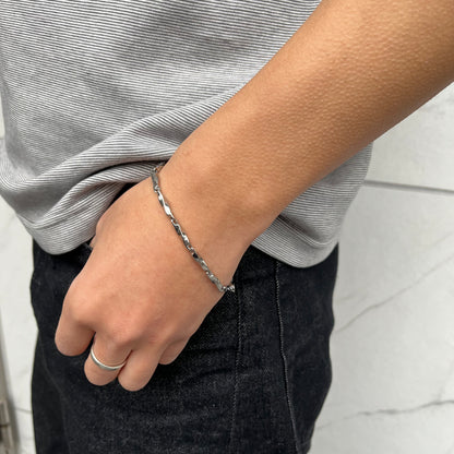 Moebius chain bracelet